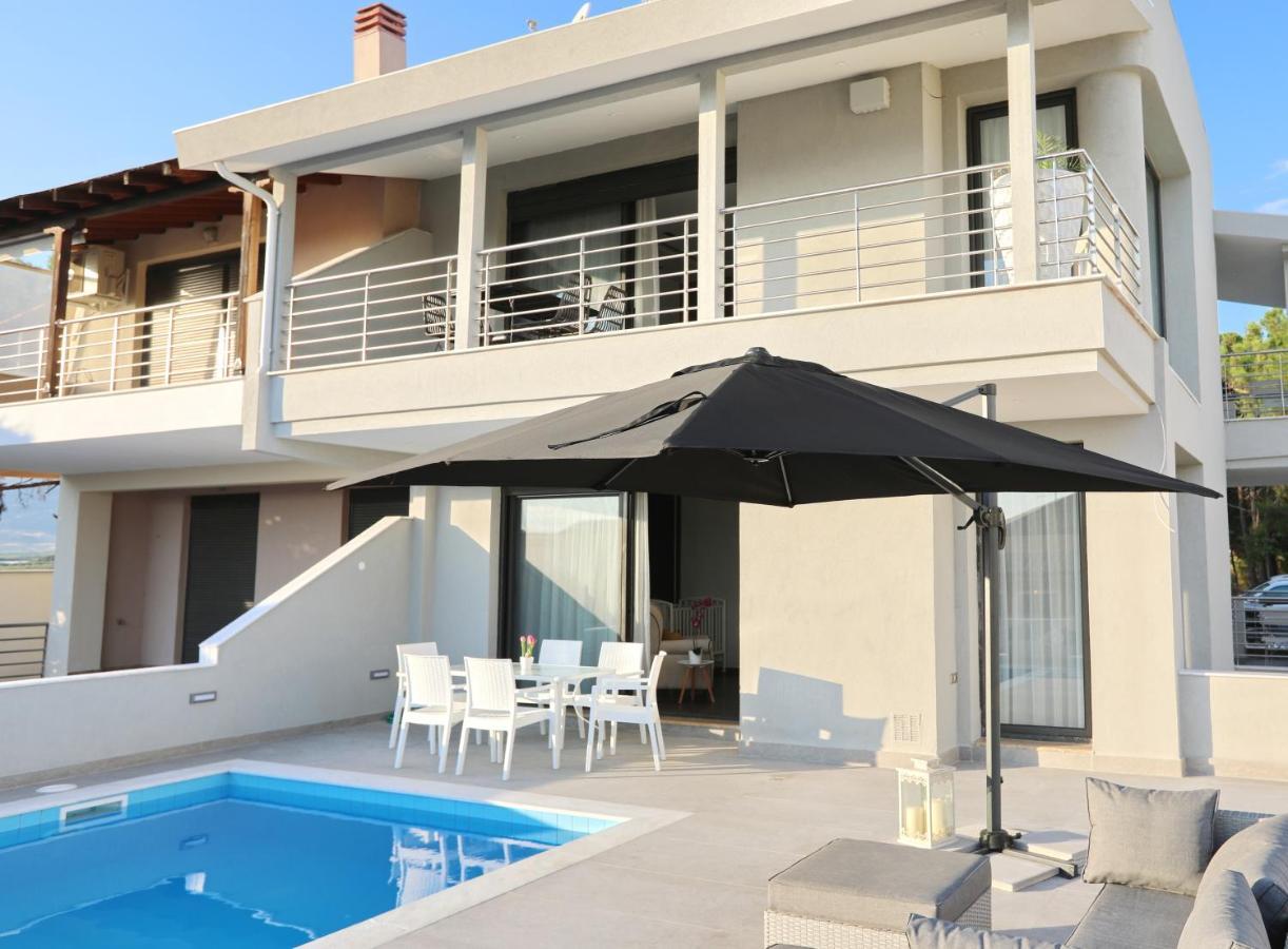 Heaven Horizon Villa Karianí Extérieur photo